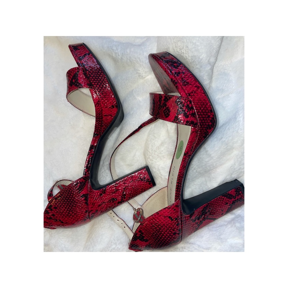 Platform heel Anne Klein red and black